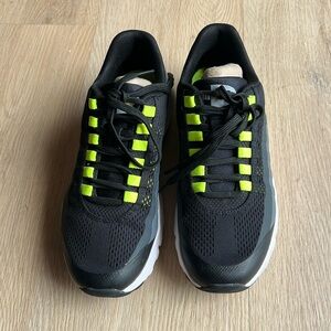 Nike women’s Airmax size 6